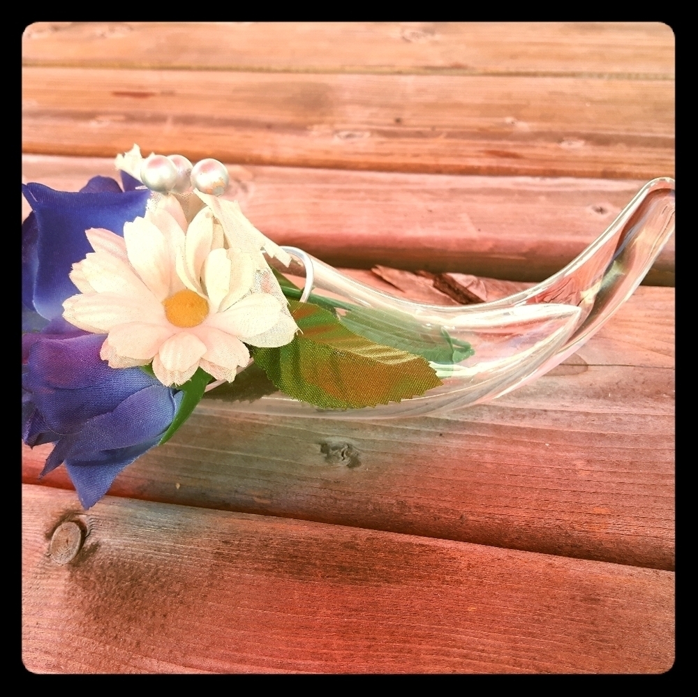 Vintage glass Cornucopia Vase flower holder
